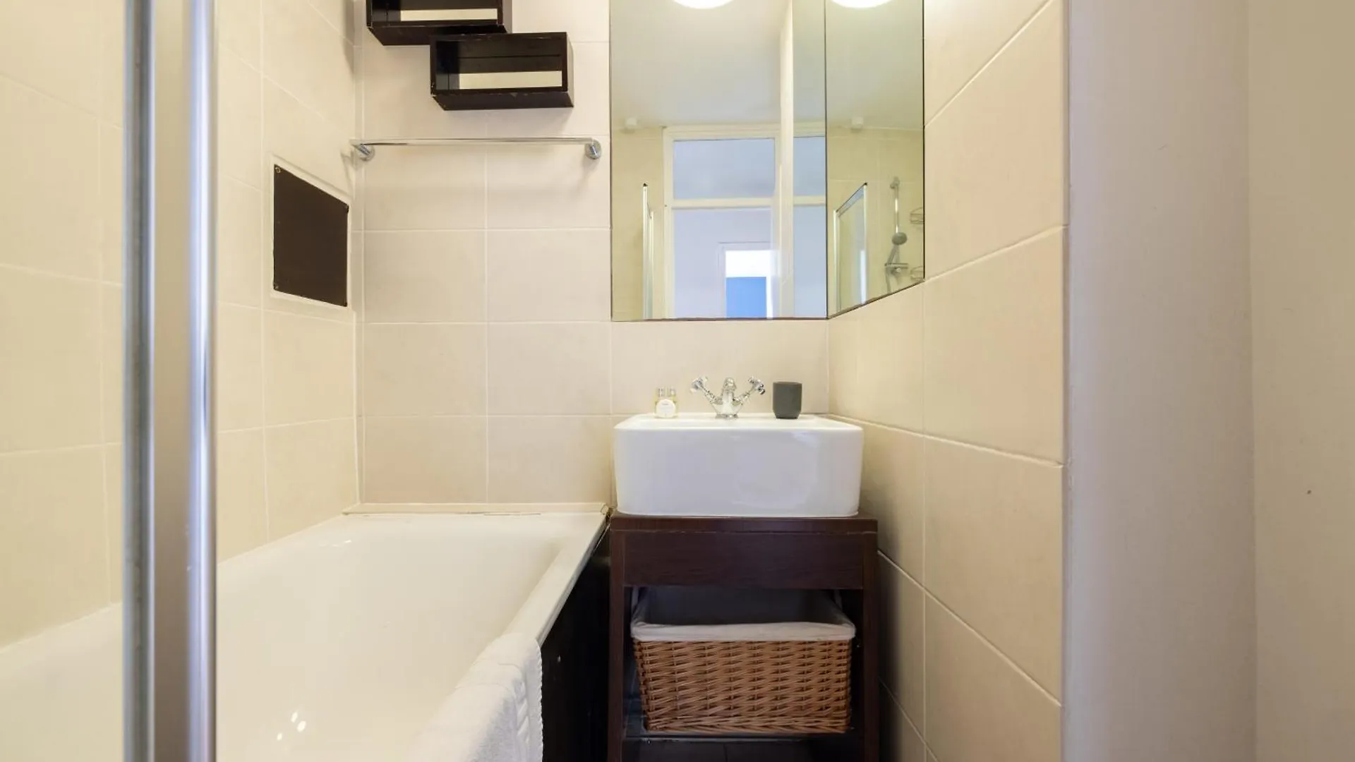 The Bermondsey Apartment Londres 0*,  Reino Unido